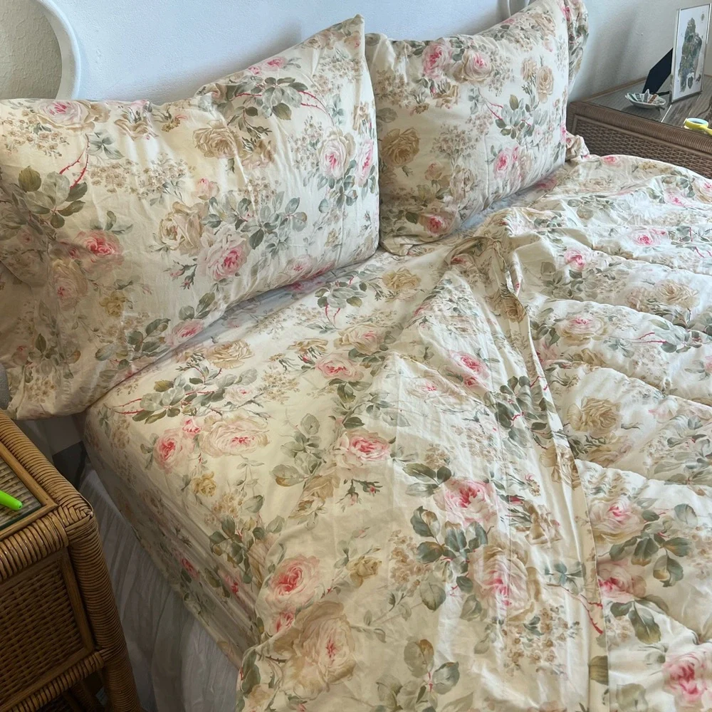 Ralph Lauren Pink and Green Floral Bedding Sheets - Picture 3 of 5